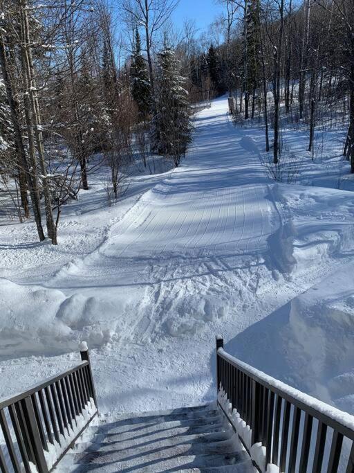 Mont-Blanc Ski Inout Condo W Pool Beach Access Saint-Faustin Экстерьер фото