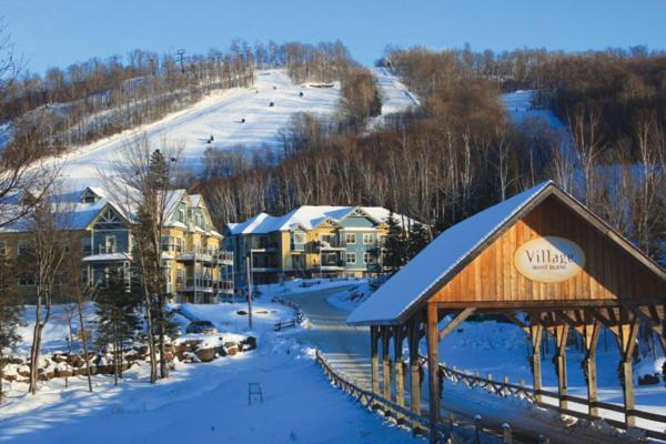 Mont-Blanc Ski Inout Condo W Pool Beach Access Saint-Faustin Экстерьер фото